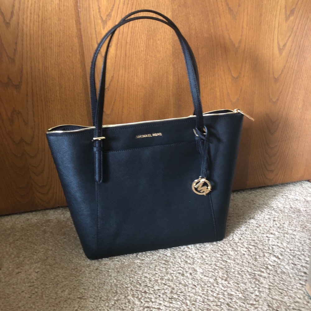 Large Michael Kors Ciara Tote. FINAL PRICE 😊